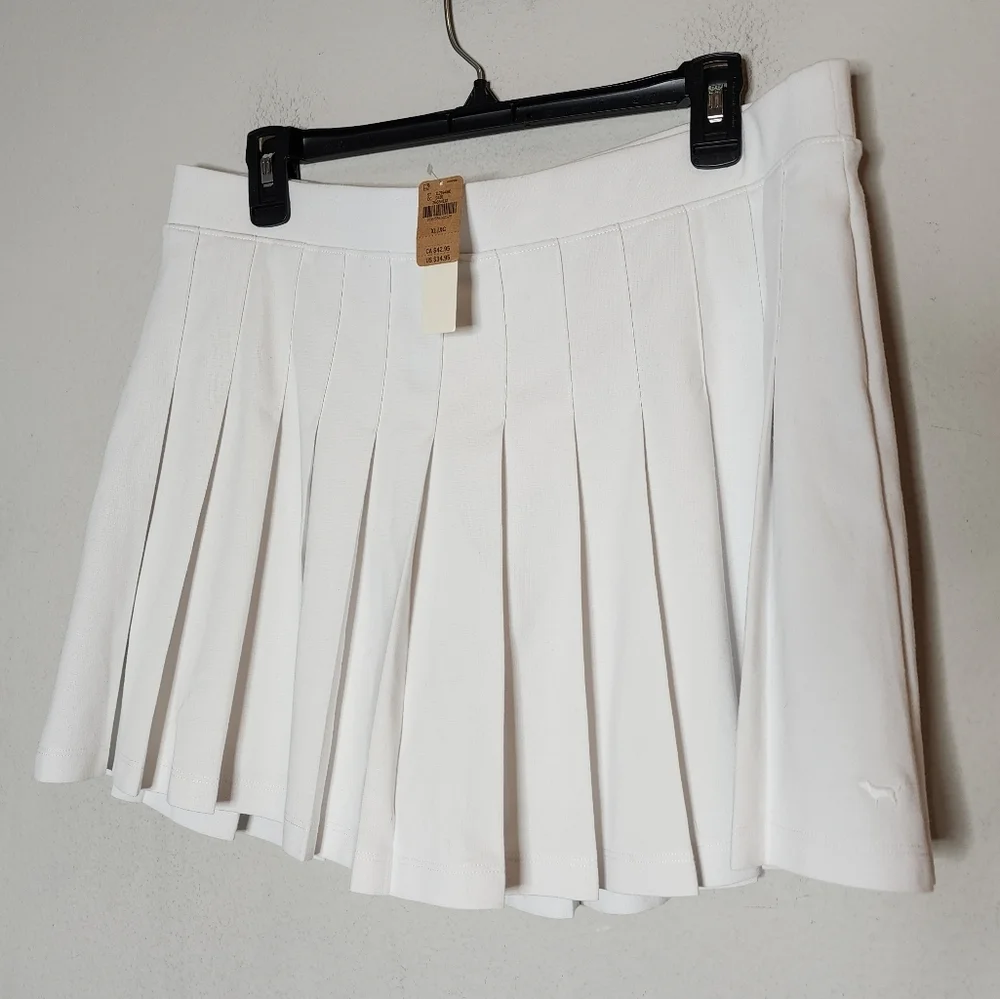 NWT Pink Victoria's Secret White Ponte Stretch pleated skort. Size XL.
